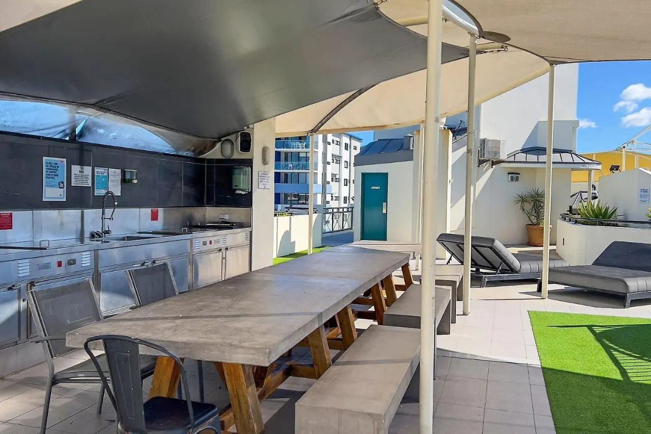 Apartment 2 Bedroom Apartment, Sleeps 5 In Central Mooloolaba Resort
